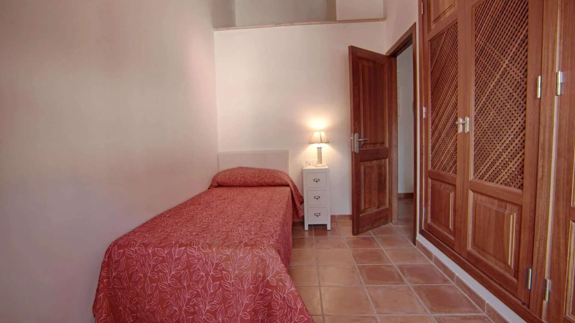 *** Nocleg ze śniadaniem Tramuntana Suites Selva  Hiszpania